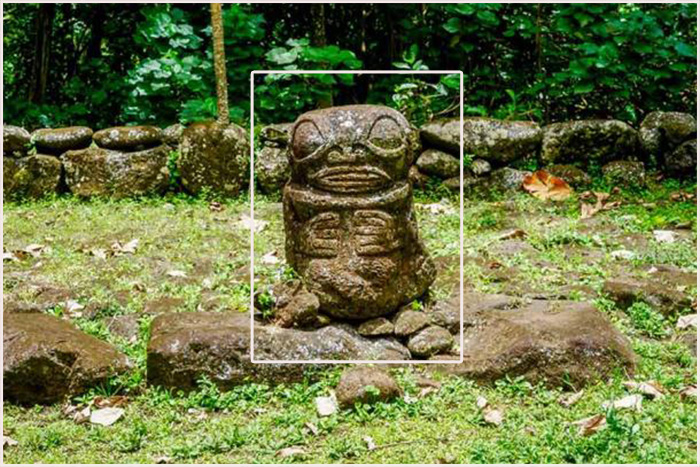 Традиционный каменный памятник на острове Нуку-Хива во Французской Полинезии. 