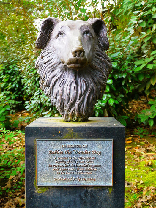 Статуя Бобби в родном Сильвертоне. Фото: Рик Обст из Flickr.