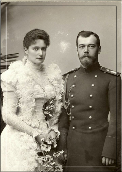 Николай II с супругой.