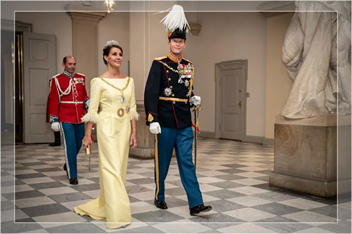 Принц Иоахим и его жена принцесса Датская Мария прибывают на торжество во дворец Кристиансборг.