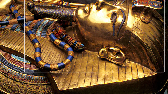 Самый известный артефакт Древнего Египта - саркофаг фараона Тутанхамона.