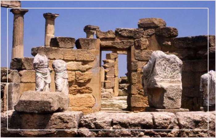 Согласно историчнеским текстам, в Киренском храме Аполлона была вечно горящая лампада.