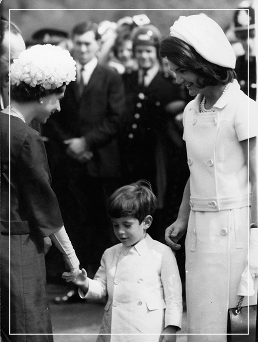 Елизавета II и Жаклин Кеннеди с сыном.