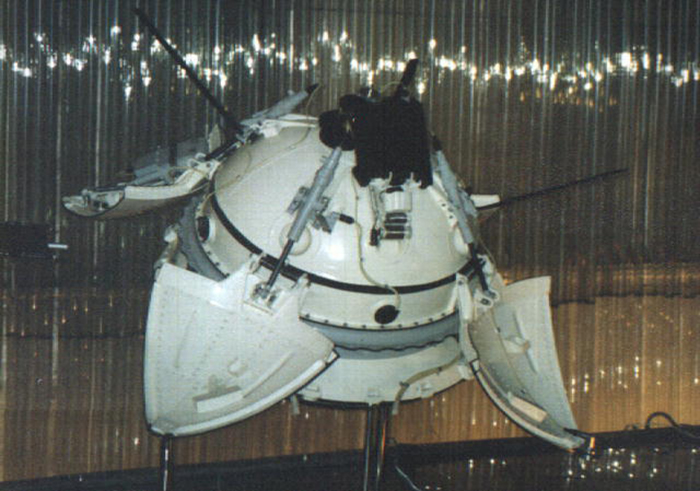 Макет спускаемого аппарата «Марс 3» в Мемориальном музее космонавтики в России. / Фото: amusingplanet.com 