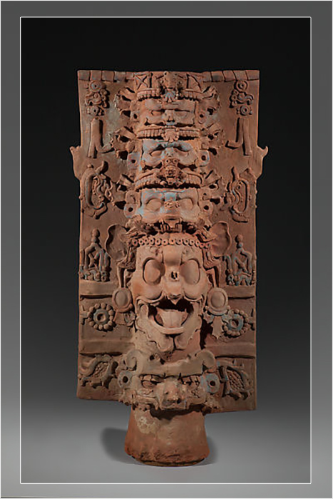 В брошенных людьми майя городах археологи в основном и находили большинство важных артефактов.