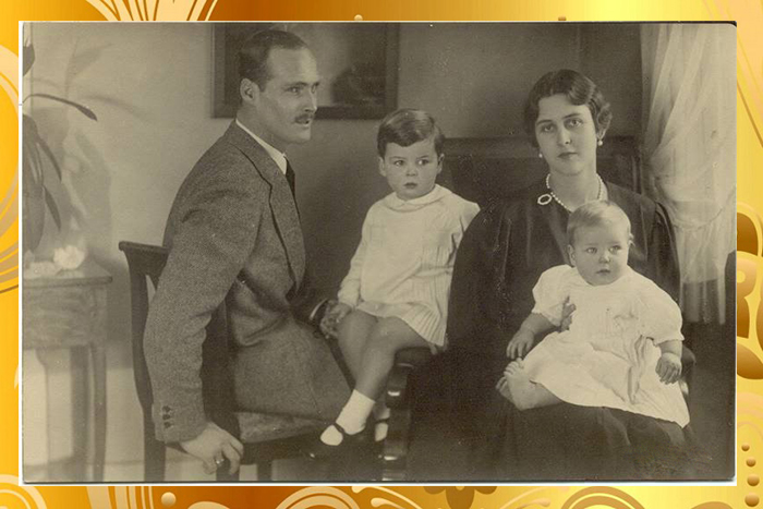 Принц Андрей и принцесса Алиса (родители Филиппа), с детьми.
