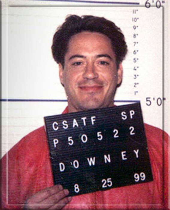 Снимок Роберта Дауни-младшего, сделанный в Калифорнийском департаменте исправительных учреждений 25 сентября 1999 года.