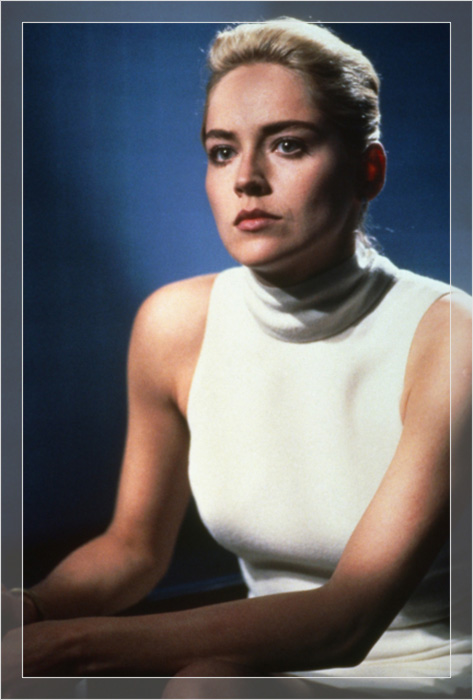 Шэрон Стоун в роли писательницы-убийцы Кэтрин Трамелл в триллере 1992 года «Основной инстинкт».