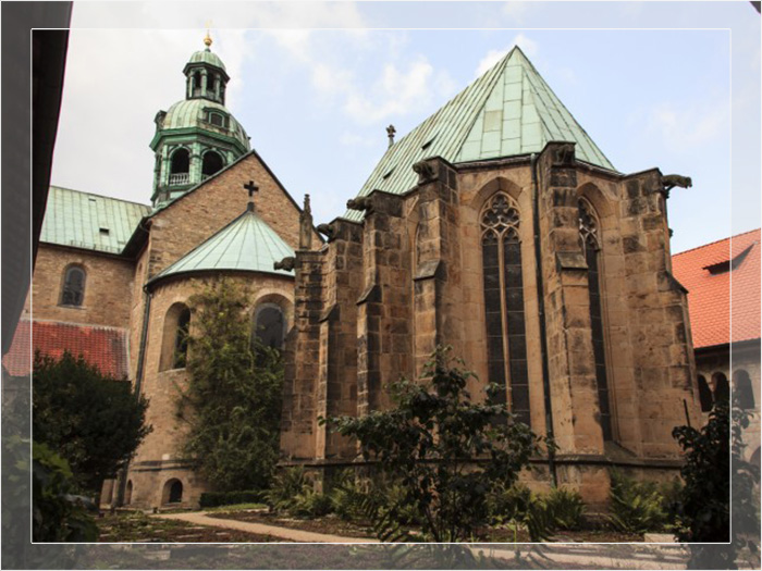 Хильдесхаймский собор - одна из главных достопримечательностей города.