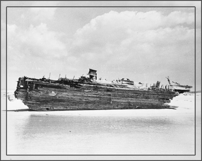 Призрачный корабль, остров Окракок, Северная Каролина - это всё, что осталось от шхуны «Кэрролл А. Диринг».