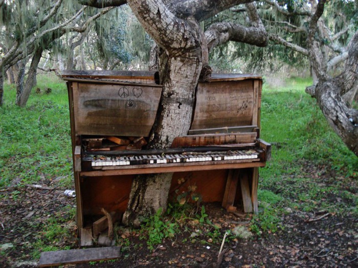 Старое пианино. Калифорния.