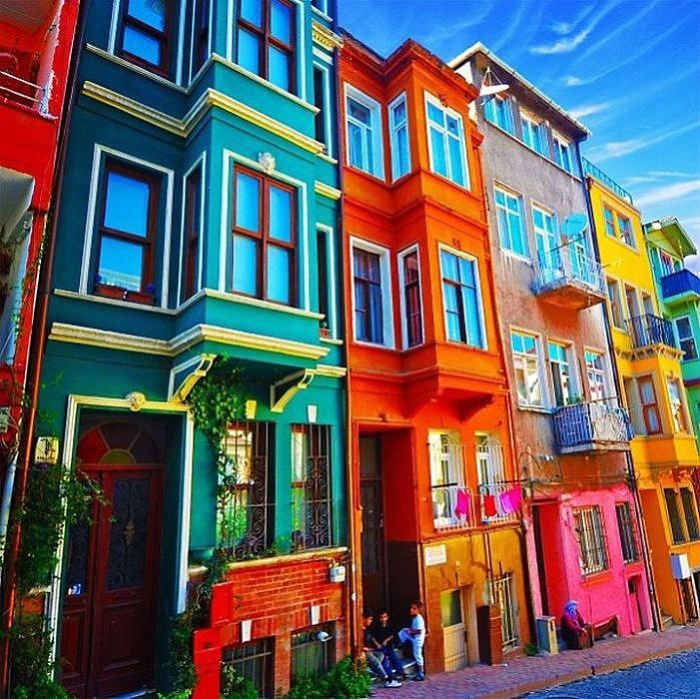 Разноцветный дом.
