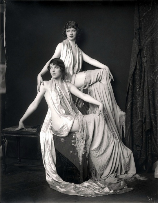 Знаменитые фотопортреты ню в стиле «Ziegfeld Girls». Работы Альфреда Чейни Джонстона (Alfred Cheney Johnston).