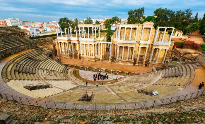 Римский театр, построенный около 16-15 гг. до н. э., Мерида. \ Фото: destinotrujillo.com.