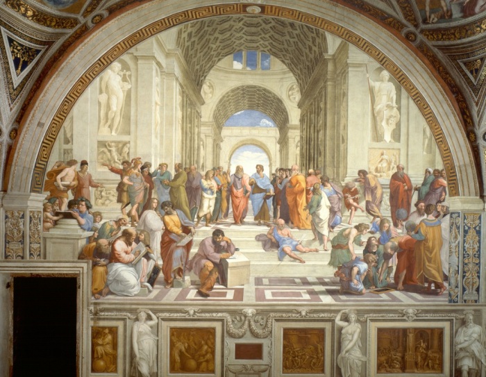 Фреска Рафаэля Санти «Афинская школа», центральные фигуры это Платон, указующий на небо, и Аристотель, указывающий на землю. \ Фото: cdn.thinglink.me.