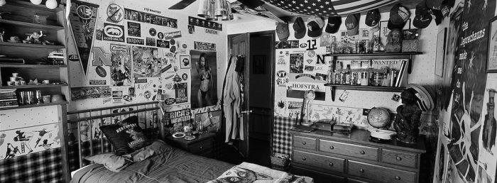 Спальня Кристофера  была сфотографирована в феврале 2009 года, Ист-Нортпорт, Нью-Йорк. Автор фото: Ashley Gilbertson.