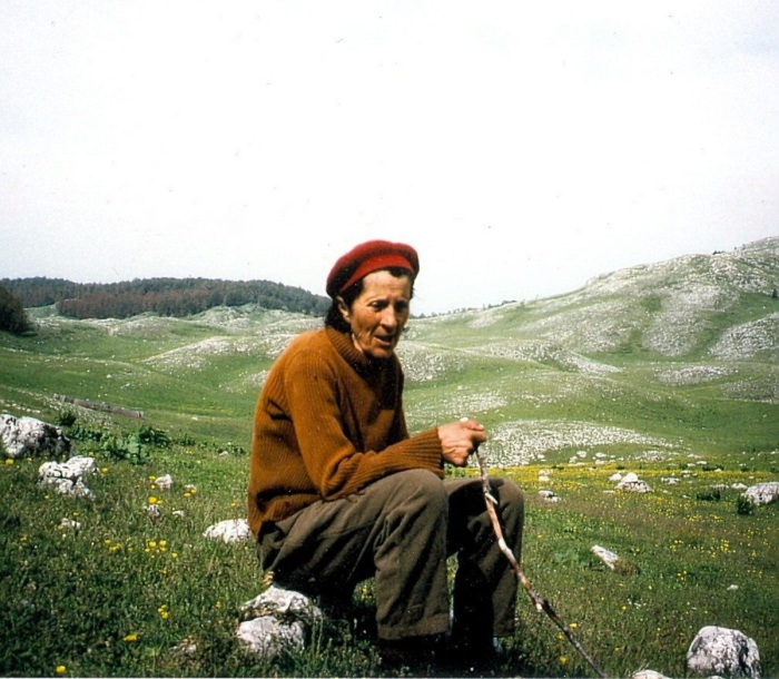 Женщино-мужчина Албании. \ Фото: ocdn.eu.