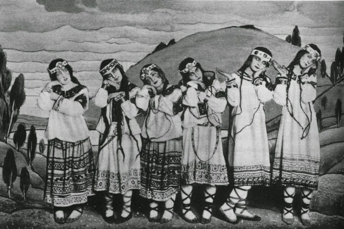 Танцовщицы из Священной весны, 1913 год. \ Фото: reddit.com.