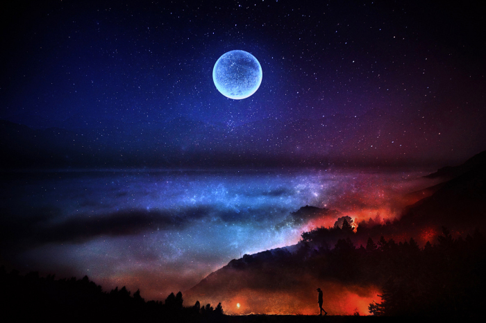 Луна в облаках.  Автор: Barbara Florczyk.