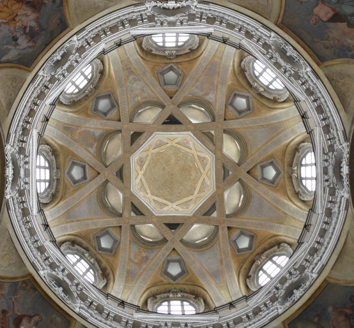 Купол, церковь Сан Лоренцо, Турин, Гварино Гварини. \ Фото: google.com.