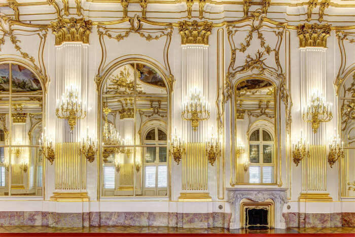Зеркальная галерея, дворец Шёнбрунн в Вене. \ Фото: twitter.com.