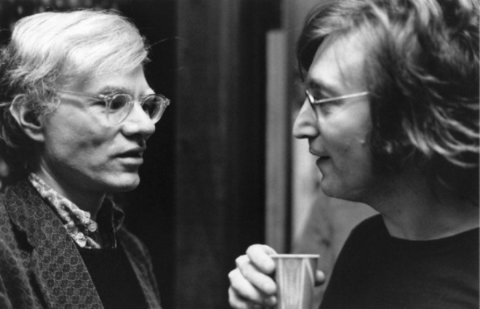 Энди Уорхол (Andy Warhol) и Джон Леннон (John Lennon), 1972 год. Автор фото: Bob Gruen.