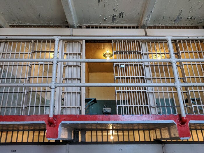 Камера 181 федеральной тюрьмы Алькатрас, где был заключён Аль Капоне. \ Фото: en.wikipedia.org.
