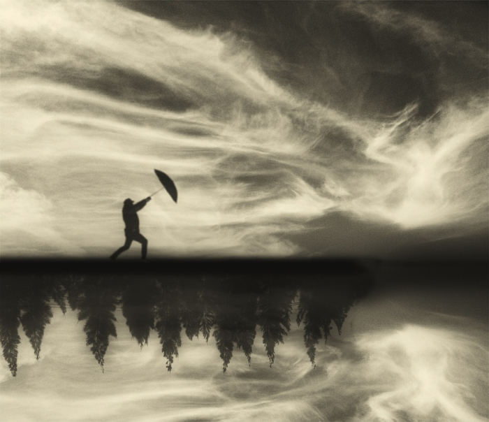 Буря. Блестящий фотопроект о таинственном одиноком человеке. Автор фото: Сезар Блэй (Cesar Blay). 