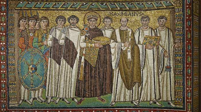 Мозаика с изображением императора Юстиниана и его свиты, 6 век н. э. \ Фото: pinterest.ru.