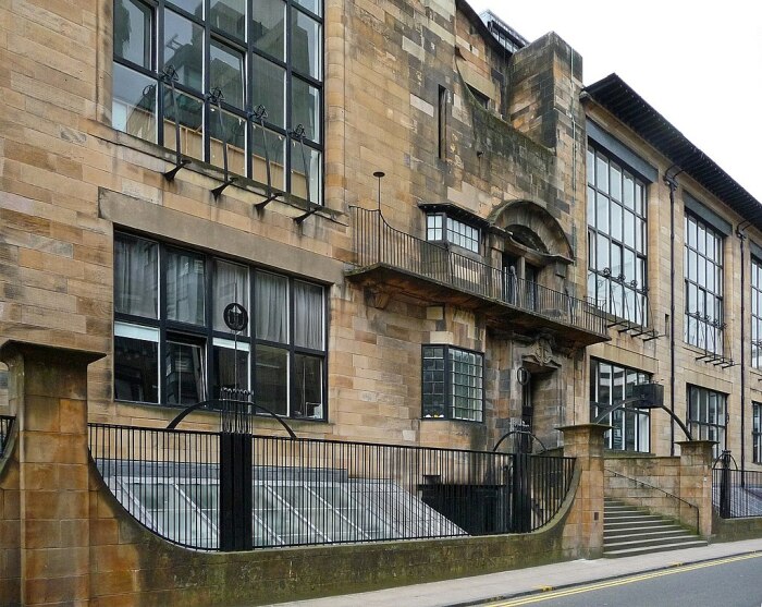Главный вход в художественную школу Глазго. \ Фото: google.com.
