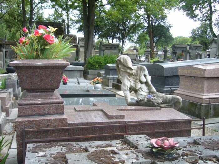 Могила Клео де Мерод на кладбище Пер-Лашез в Париже. \ Фото: pinterest.fr.