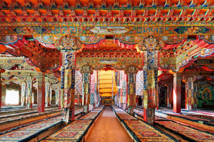 Храм в Darjay Gompa, Западная Сычуань, Китай. Автор фото: Colin Miller.