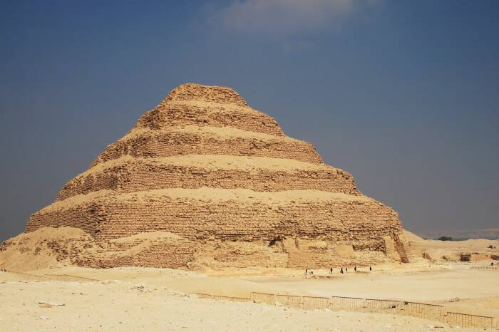 Пирамида Джосера, Саккара, Египет. \ Фото: architecturaldigest.com.