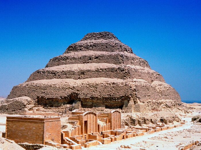 Одна из самых древних пирамид в мире. \ Фото: thoughtco.com.