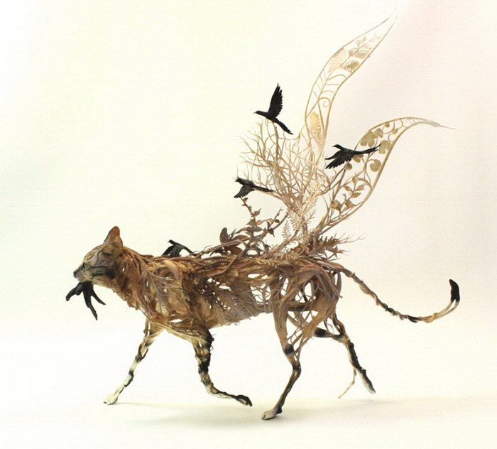 Кошка. Автор скульптуры: Эллен Джеветт (Ellen Jewett).