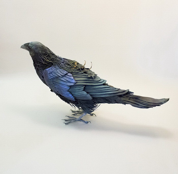 Хищная птица. Автор скульптуры: Эллен Джеветт (Ellen Jewett).