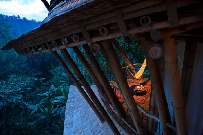 Уютный бамбуковый домик. Бали. Автор идеи: Elora Hardy.