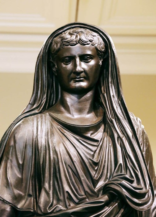 Деталь бронзовой статуи императора Тиберия, 37 год н.э. \ Фото: twitter.com.