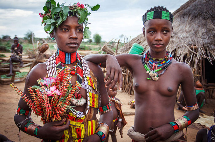 Совсем неудивительно, что девушки из этого племени считаются самыми красивыми в Эфиопии.