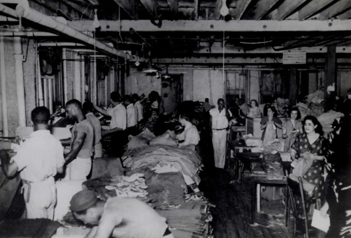 Рабочие на фабрике в Нью-Йорке, 1937 год. \ Фото: bing.com.