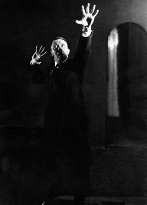 Великий фюрер Адольф Гитлер. Автор фото: Генрих Гофман (Heinrich Hoffmann).