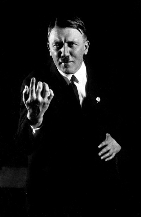 Превосходный оратор Адольф Гитлер. Автор фото: Генрих Гофман (Heinrich Hoffmann).