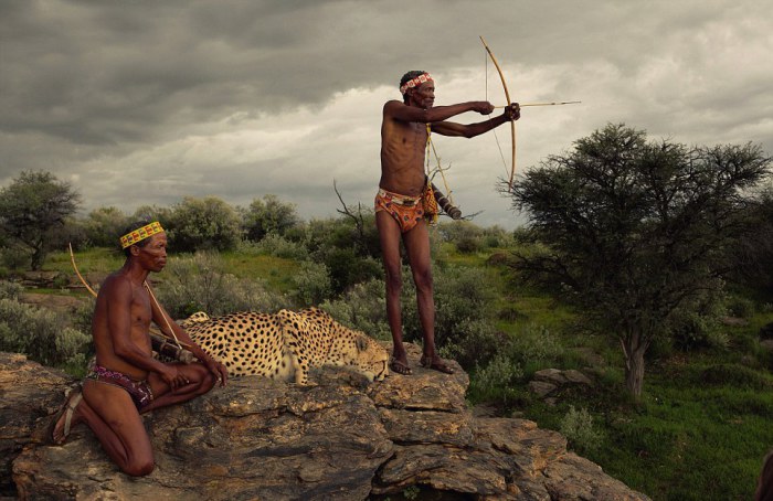 Охотники из народа сан. Автор фото: Jack Somerville.