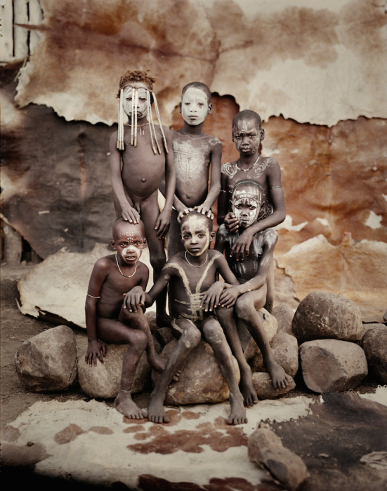 Дети из племени Каро. Эфиопия. Автор фото: Джимми Нельсон (Jimmy Nelson). 