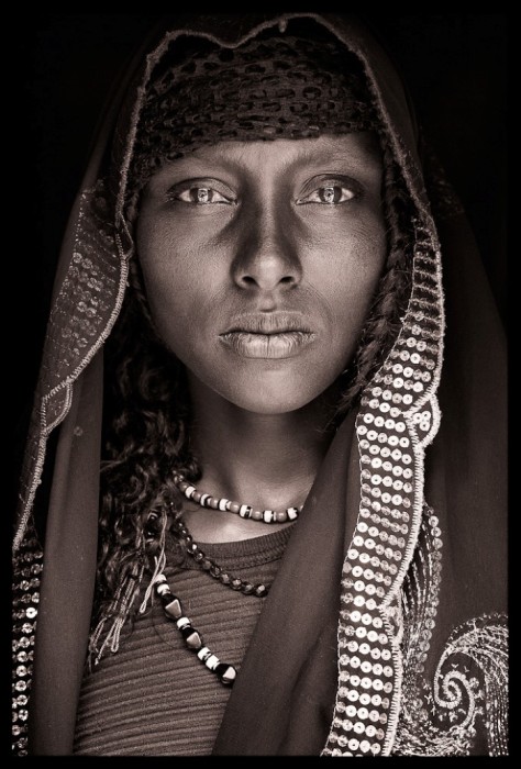 Портрет африканской женщины. Автор: John Kenny.