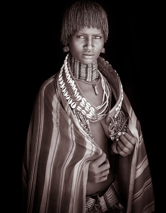 Девушка по имени Барги, Эфиопия. Автор: John Kenny.