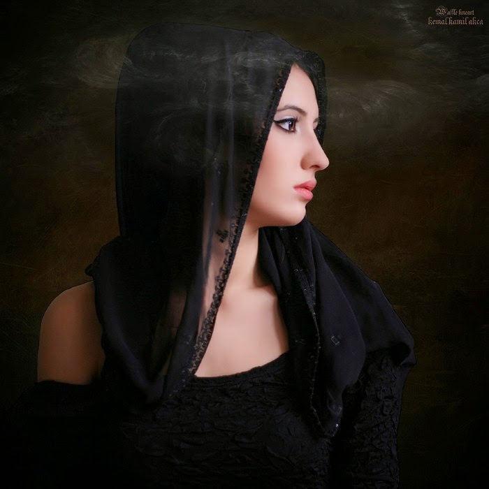 Девушка с покрытой головой. Автор работ: фотохудожник Кемаль Камиль Ака (Kemal Kamil Akca).