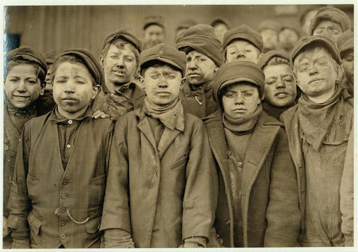 Работники угольной шахты. Автор фото: Льюис Хайн (Lewis Hine).