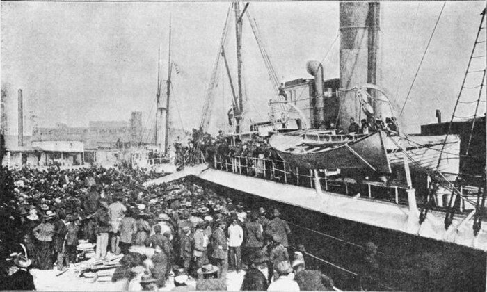 Афроамериканцы отправляются в Либерию, 1896 год. ACS отправила своих последних эмигрантов в Либерию в 1904 году. \ Фото: thereaderwiki.com.
