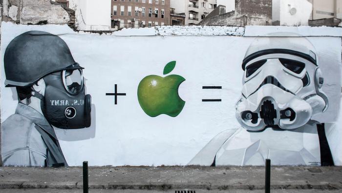 Проделки армии США и «Apple».  Автор: Mаn O Mаtic.